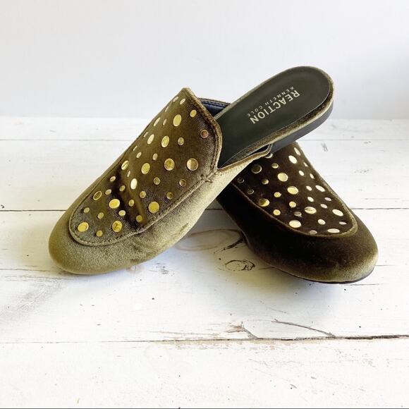 Reaction Kenneth Cole Wyatt Green Velvet Gold Studded Mules Slides 6.5 - Picture 1 of 8